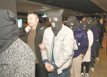 上海警方捣毁假冒德国品牌胶粘剂窝点，抓获103人